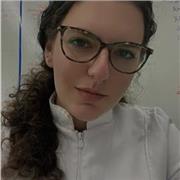 Sou graduada em Farmácia, técnica em química e mestranda em Tecnologia de Materiais e Processos Industriais. Dou aulas presencias
